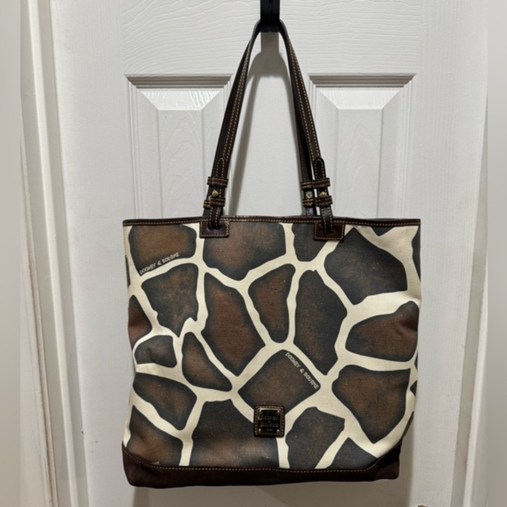 Dooney & Bourke EUC Giraffe Print Tote